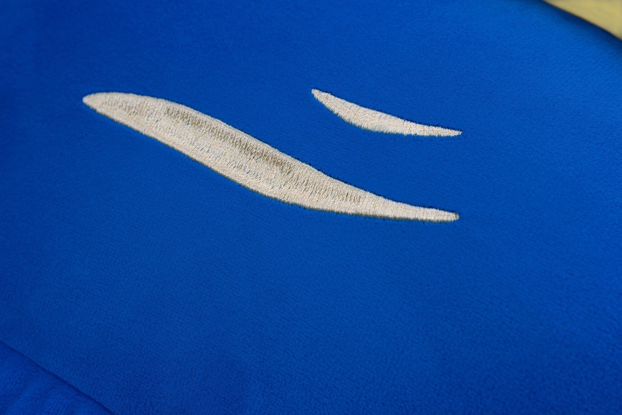 Adopt-Me-AME0069-Large-Collector-Plush-Space-Whale-OP-DETAIL-2-Rev-lpr.jpg
